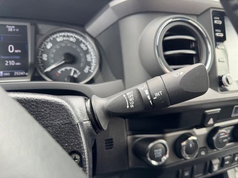 Used 2023 Toyota Tacoma TRD Off-Road image 18