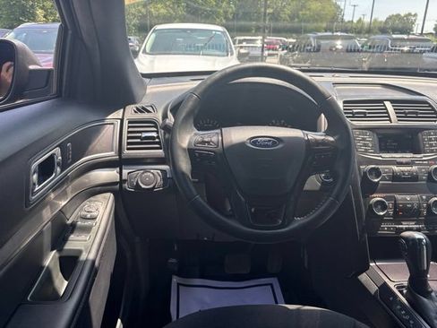 Used 2019 Ford Explorer XLT AWD/4WD image 15