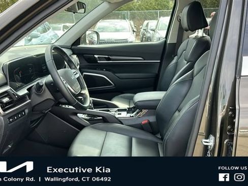 Used 2025 Kia Telluride S AWD/4WD image 10