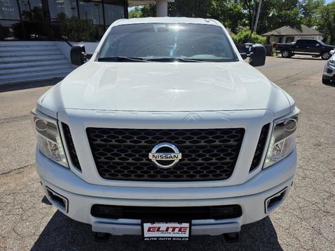 Used 2019 Nissan Titan PRO-4X w/ Pro-4x Convenience Package AWD/4WD image 2