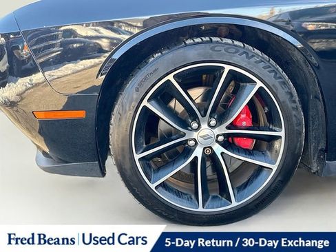 Used 2018 Dodge Challenger R/T image 32