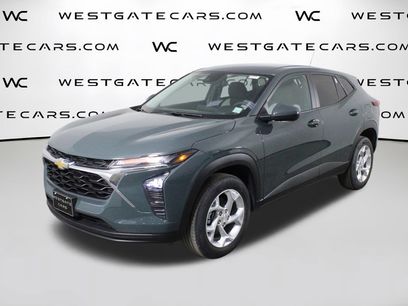 Used 2025 Chevrolet Trax LS w/ LS Convenience Package