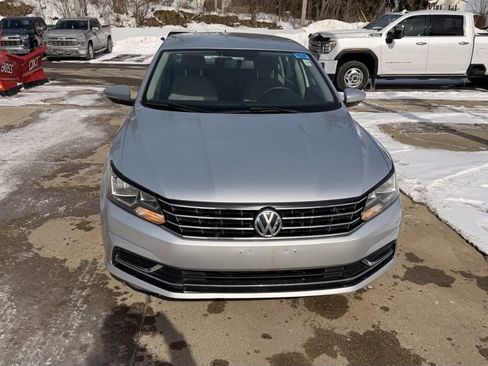 Used 2016 Volkswagen Passat 1.8T S image 3