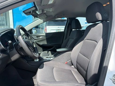 Used 2025 Chevrolet Malibu LT FWD image 13