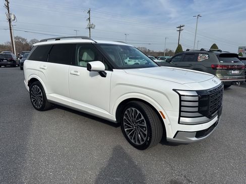 Used 2026 Hyundai Palisade Calligraphy image 3