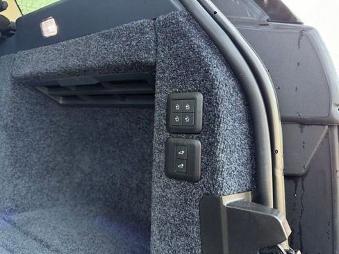 Used 2020 Land Rover Range Rover HSE image 32