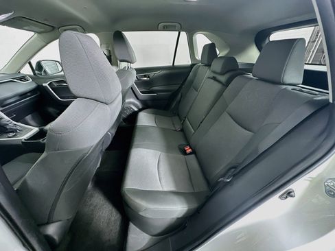 Used 2025 Toyota RAV4 XLE AWD/4WD image 29