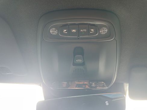 Used 2021 Volvo XC40 T5 R-Design w/ Advanced Package image 36