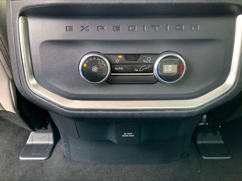 Used 2025 Ford Expedition Active RWD image 30