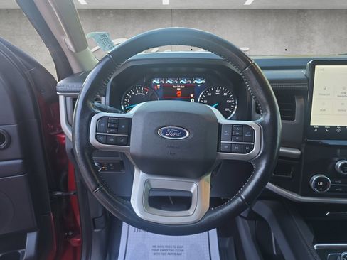 Used 2022 Ford Expedition XLT image 24