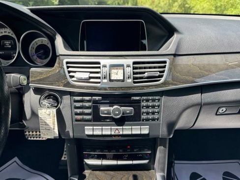 Used 2015 Mercedes-Benz E 350 4MATIC Sedan image 26