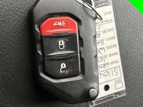 Used 2021 Jeep Wrangler Unlimited Sahara image 22