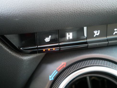 Used 2023 Chevrolet Blazer LT image 32