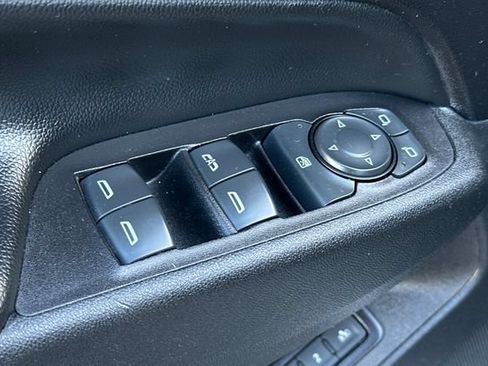 Used 2019 Chevrolet Equinox Premier AWD/4WD image 12
