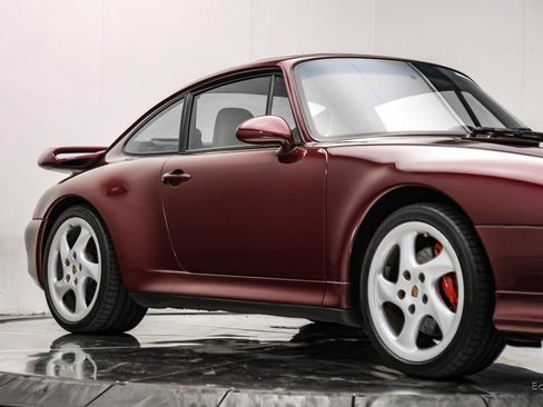 Used 1997 Porsche 911 Carrera 4S AWD/4WD image 30