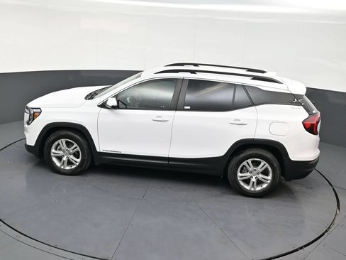 Used 2023 GMC Terrain SLE FWD image 10