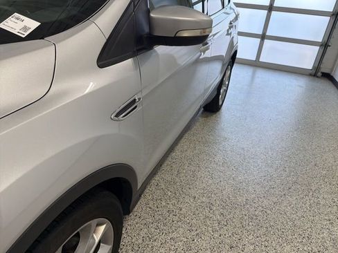 Used 2015 Ford Escape Titanium FWD image 34