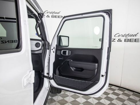 Used 2025 Jeep Gladiator Sport AWD/4WD image 20