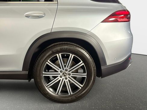 Used 2025 Mercedes-Benz GLE 450 4MATIC w/ Winter Package image 15