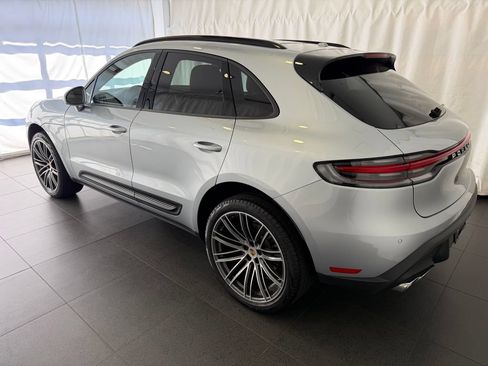 Certified 2026 Porsche Macan AWD/4WD image 3