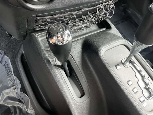 Used 2015 Jeep Wrangler Sport image 19