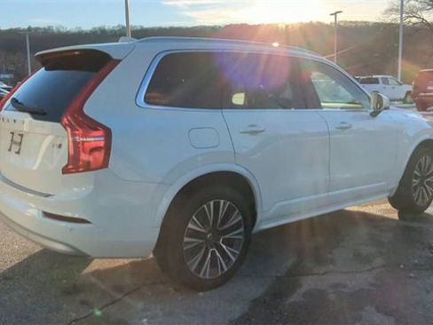 Used 2022 Volvo XC90 T5 Momentum w/ Climate Package image 8