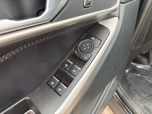 Used 2024 Ford Explorer XLT w/ Equipment Group 202A AWD/4WD image 33