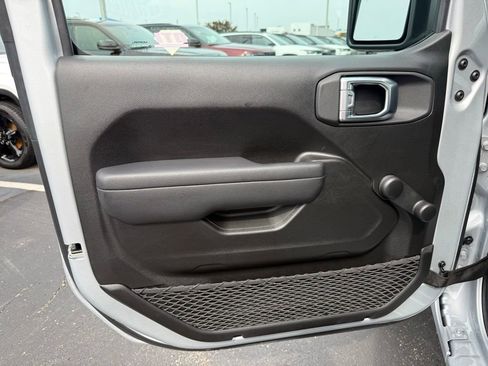 Used 2024 Jeep Wrangler Unlimited Sport AWD/4WD image 22