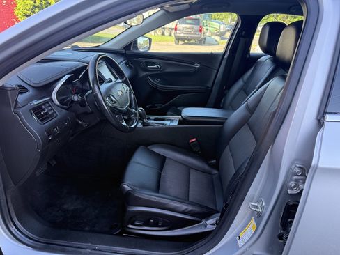 Used 2019 Chevrolet Impala LT FWD image 12