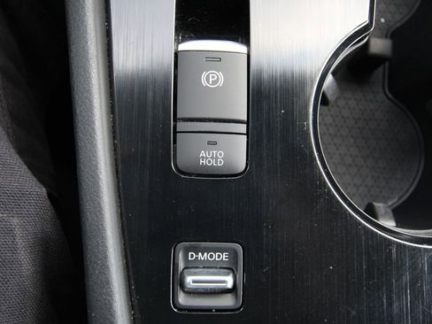 Used 2022 Nissan Rogue S image 23