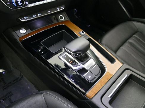 Used 2022 Audi Q5 2.0T Premium w/ Convenience Package image 22