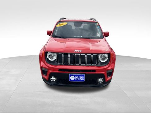 Used 2019 Jeep Renegade Latitude w/ Cold Weather Group image 10