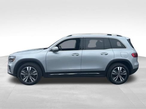 Used 2026 Mercedes-Benz GLB 250 image 3