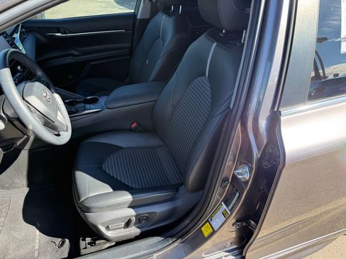 Used 2022 Toyota Camry SE w/ Carpet Mat Package (TMS) image 30