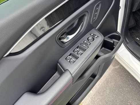 Certified 2025 Honda Pilot Black Edition image 11
