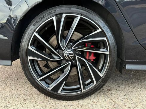 Used 2022 Volkswagen GTI Autobahn image 31