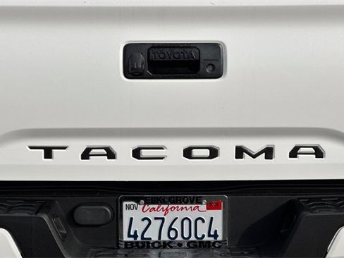 Used 2020 Toyota Tacoma SR image 46