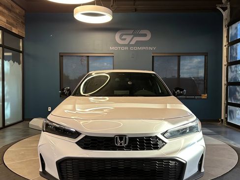 Used 2025 Honda Civic Sport image 8