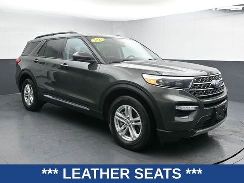 Used 2023 Ford Explorer XLT w/ Equipment Group 202A image 3