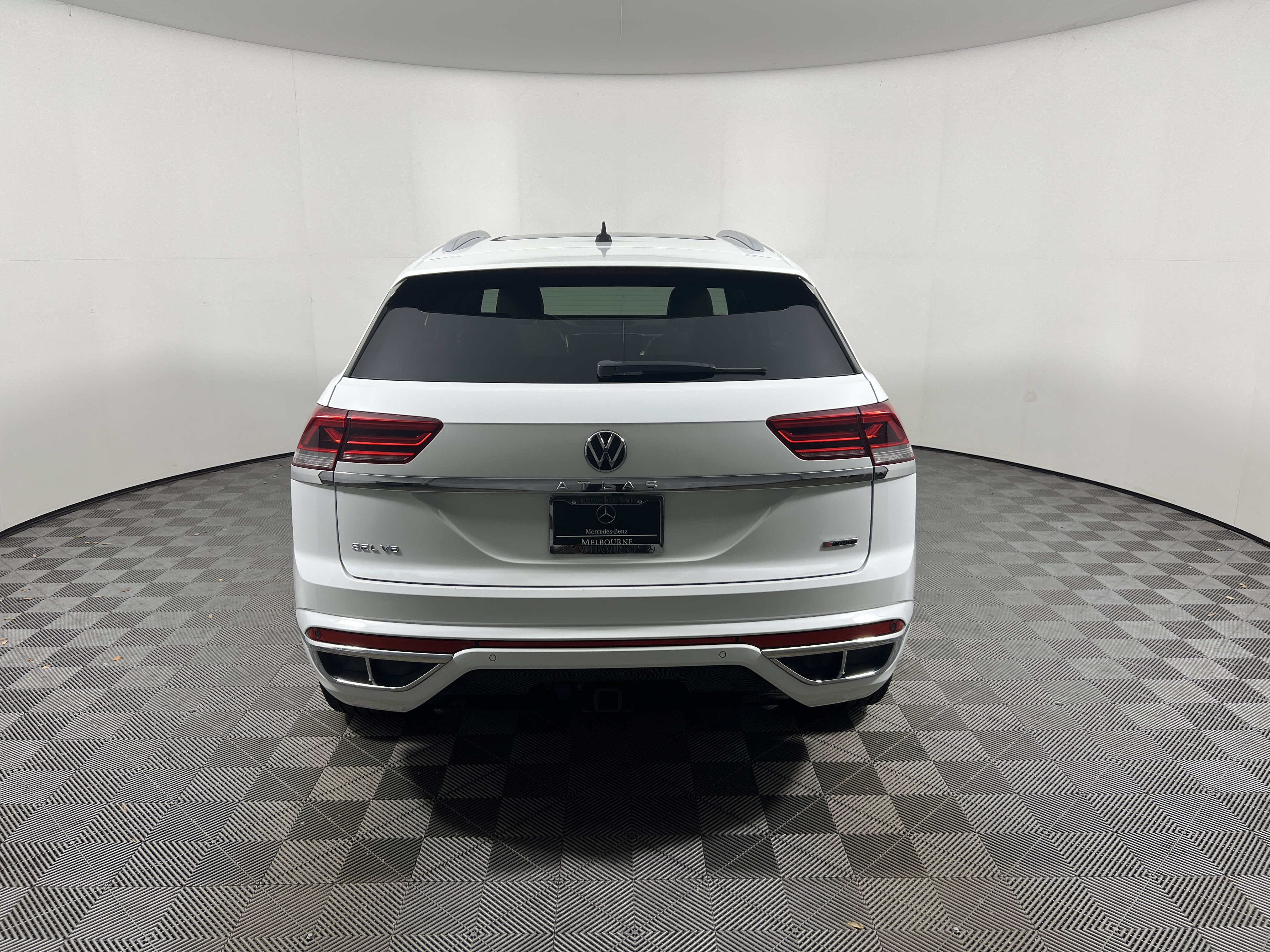 Used 2020 Volkswagen Atlas Cross Sport SEL R-Line AWD/4WD image 4