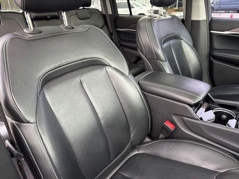 Certified 2022 Jeep Grand Cherokee Limited w/ MOPAR Finishing Package image 28