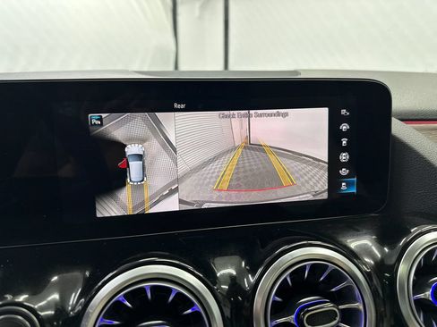 Used 2023 Mercedes-Benz GLA 250 4MATIC w/ Premium Package image 31