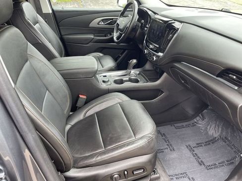 Used 2020 Chevrolet Traverse LT w/ LT Premium Package AWD/4WD image 17