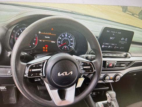 Used 2024 Kia Forte LXS image 11