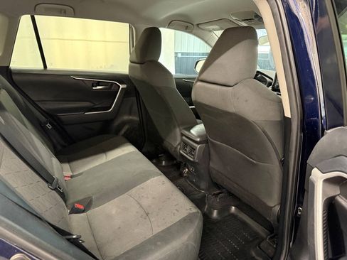 Used 2021 Toyota RAV4 XLE w/ XLE Grade Weather Package AWD/4WD image 10