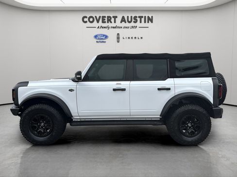 Used 2022 Ford Bronco Wildtrak image 2