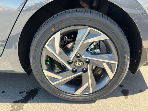 New 2026 Hyundai Elantra Limited FWD image 14