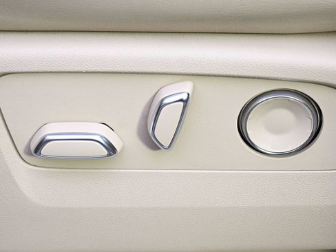 Used 2024 Cadillac Escalade Premium Luxury w/ LPO, Floor Liner Package AWD/4WD image 14