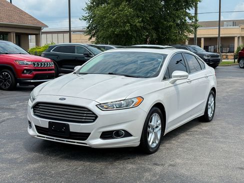 Used 2014 Ford Fusion SE w/ Equipment Group 202A FWD image 5