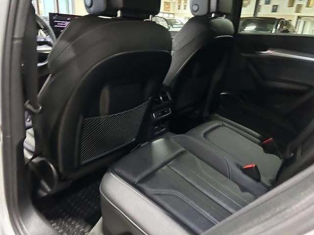 Used 2025 Audi Q5 2.0T Premium w/ Convenience Plus Package AWD/4WD image 12